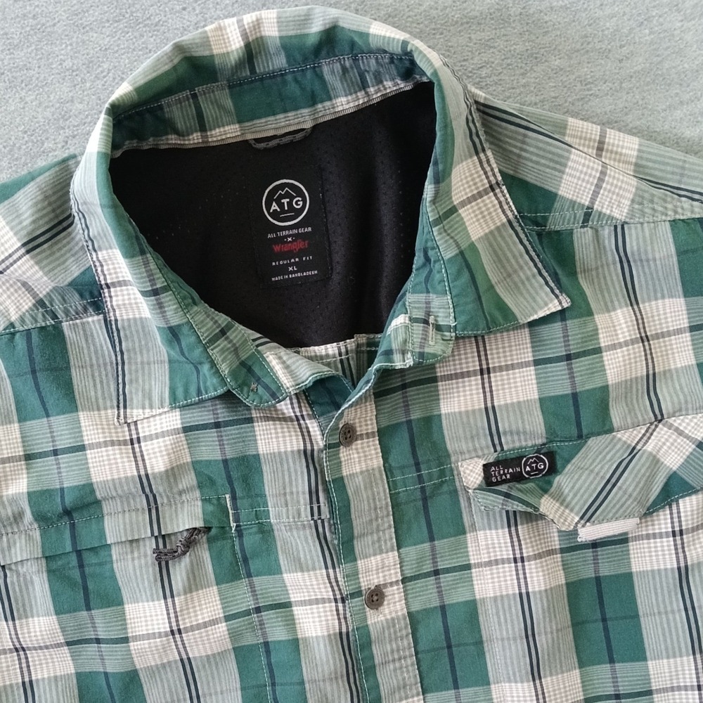 ATG Wrangler Mens XL Green Plaid Short Sleeve Button Down Hiking Shirt NSP65DG
